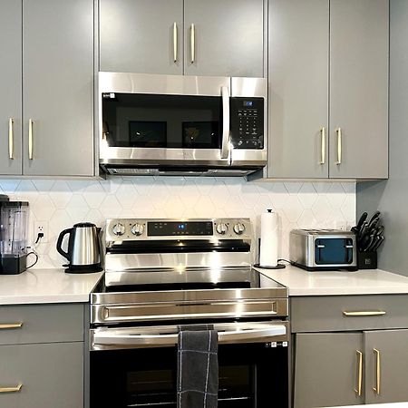 Brand New 2Br Condo With Outdoor Swimming Pool And Hot Tub Canmore Eksteriør billede