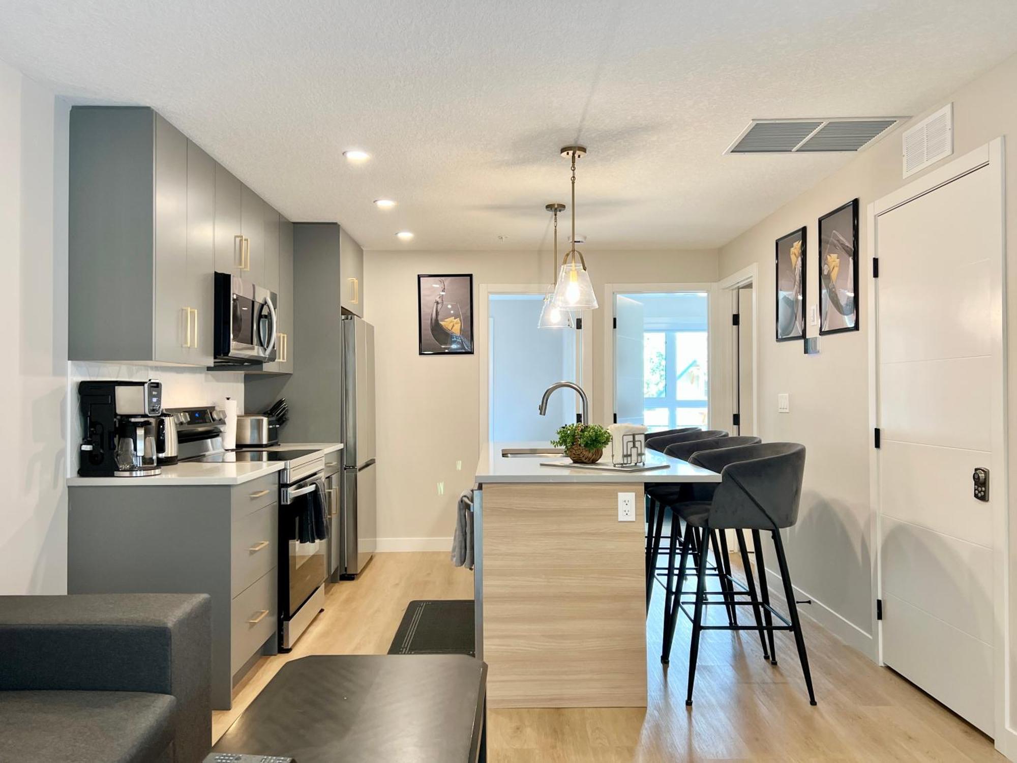 Brand New 2Br Condo With Outdoor Swimming Pool And Hot Tub Canmore Eksteriør billede